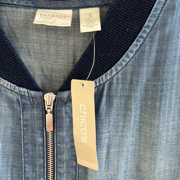 Zenergy by Chico’s Size 3 Jean Cropped Bomber Jacket - Picture 4 of 8